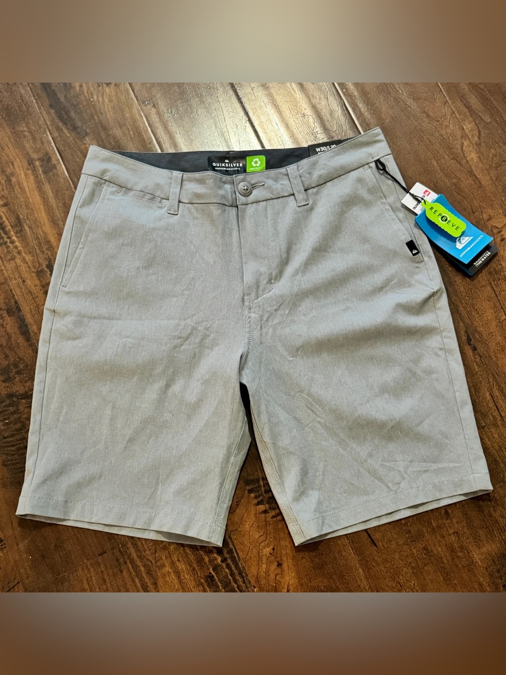 Quiksilver Amphibian 20" Hybrid Shorts Men's Light Gray Flat-Front Shorts NWT